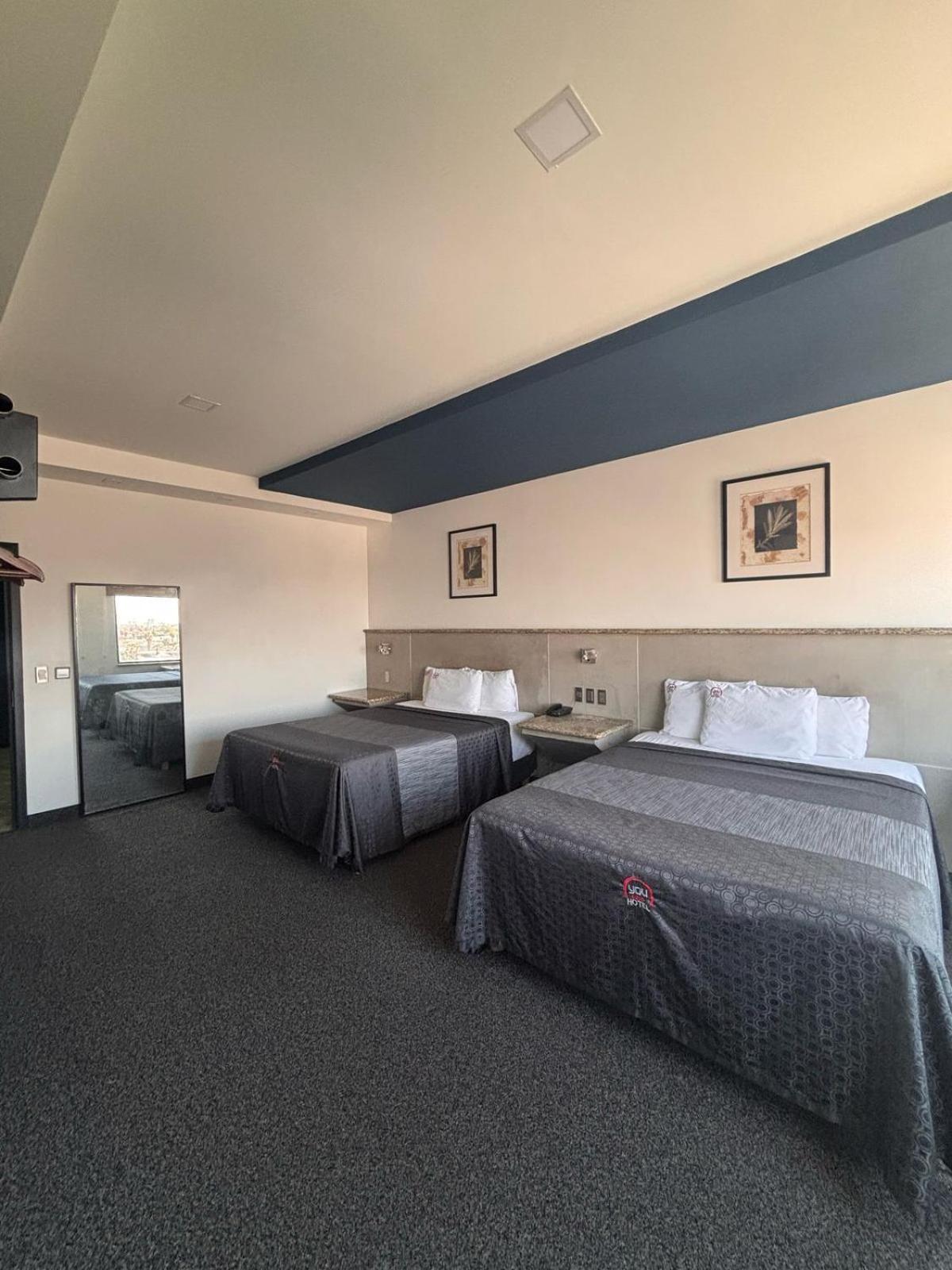 Hotel You Koso Tijuana Bagian luar foto