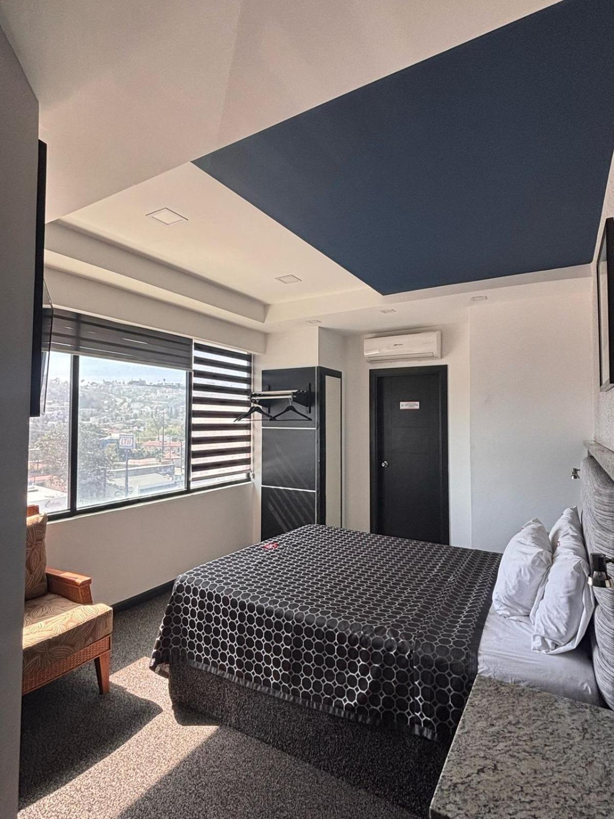 Hotel You Koso Tijuana Bagian luar foto